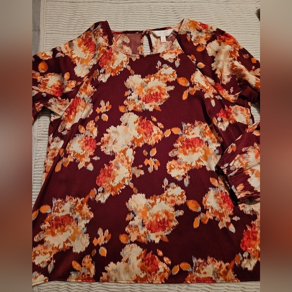 Lauren Conrad floral Print Women's Top. Size L